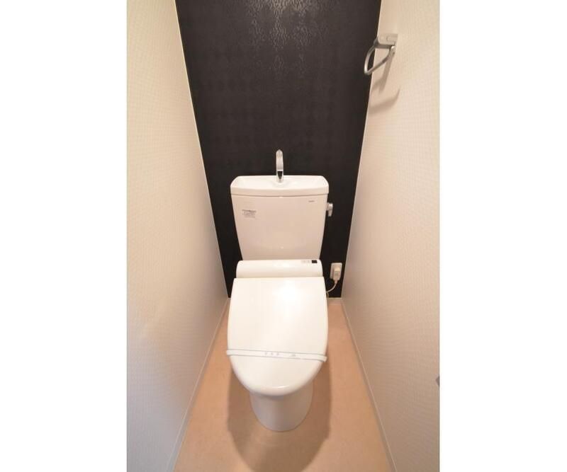 京成押上線 八広駅 徒歩12分 9階建 築47年のトイレ写真