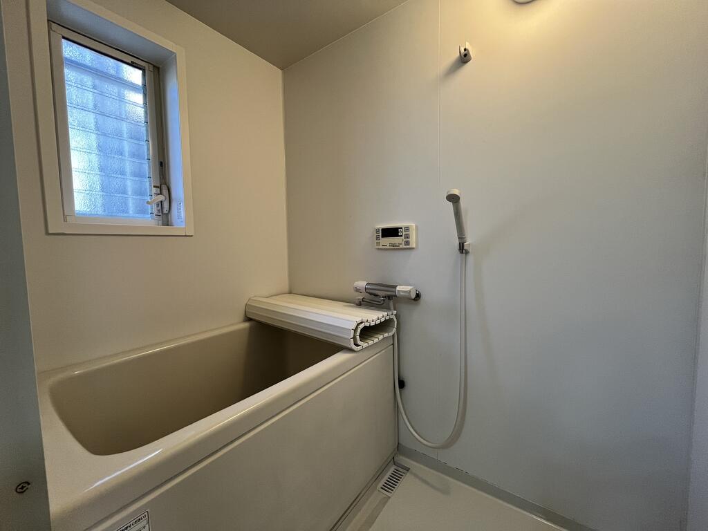 鈴蘭台東町四丁目貸戸建ての風呂写真