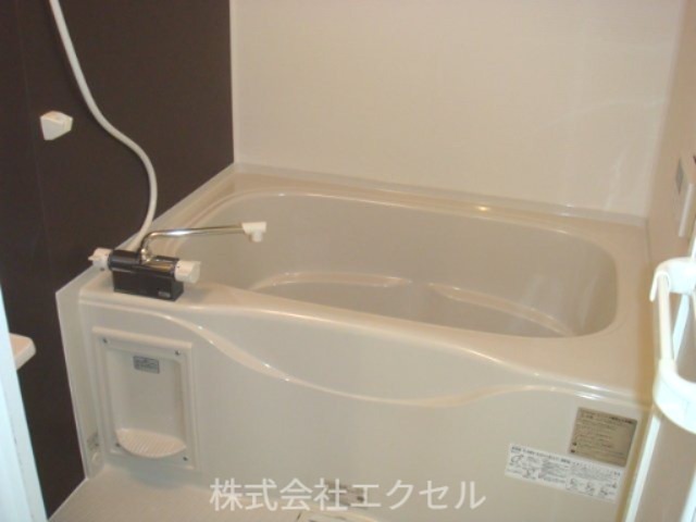 バス・シャワールーム　ゆったりおくつろぎ頂ける浴室です。