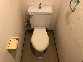 都営大江戸線 新御徒町駅 徒歩4分 11階建 築34年のトイレ写真