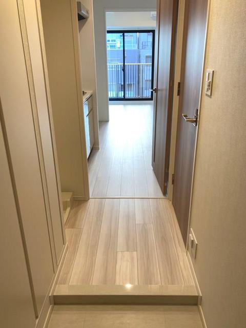 玄関　※写真は同タイプ住戸です。