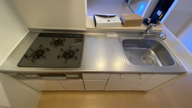 キッチン　写真は同マンションの他のお部屋のものです