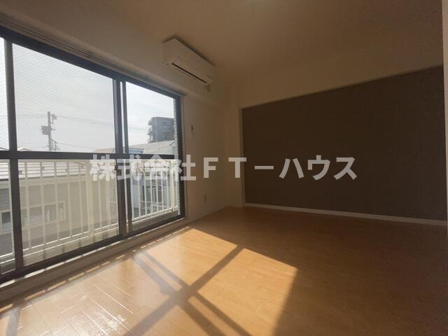 IKKIIの居間写真