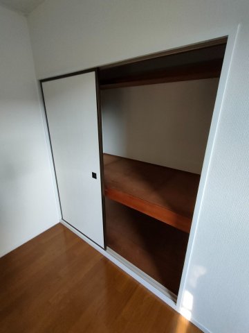 収納　※別号室参考写真です