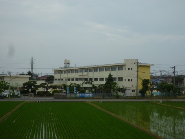 小学校　鈴鹿市立 庄野小学校（小学校）まで1961m