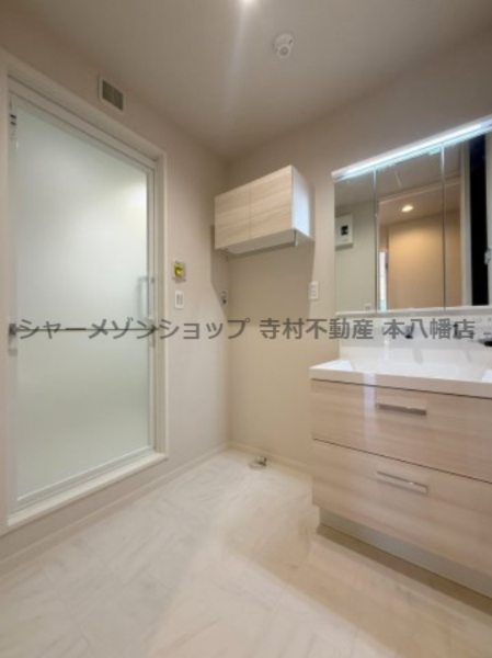 洗面設備　独立洗面台はマストアイテム♪室内洗濯機置場♪