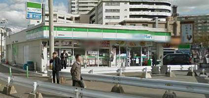コンビニ　ファミリーマート福岡長浜店（コンビニ）まで247m
