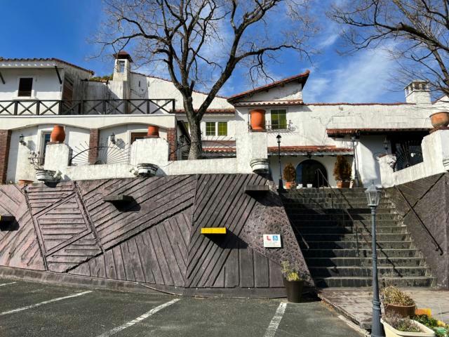 飲食店　ステーキのあさくま鹿谷ガーデン店（飲食店）まで1121m