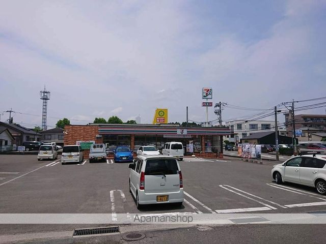 コンビニ　セブンイレブン（コンビニ）まで530m