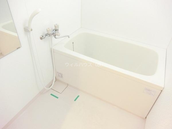 バス・シャワールーム　浴室乾燥機付きバス！