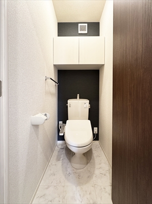 ＪＲ奥羽本線 秋田駅 徒歩9分 2階建 築7年のトイレ写真