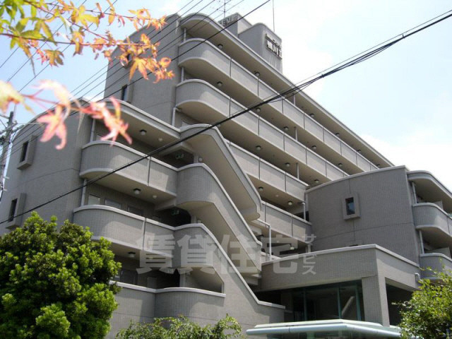 京都市南区東九条北松ノ木町のマンションの建物外観