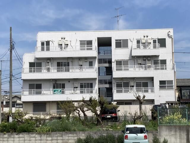 東松山市本町のマンションの建物外観