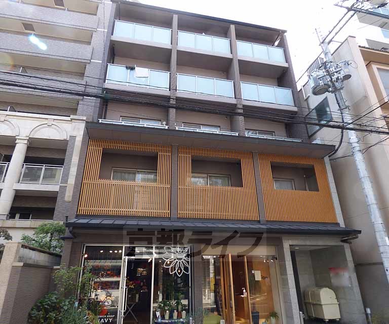 京都市下京区扇酒屋町のマンションの建物外観
