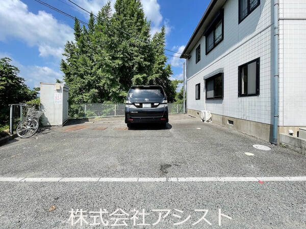 【飯塚市相田のアパートの駐車場】