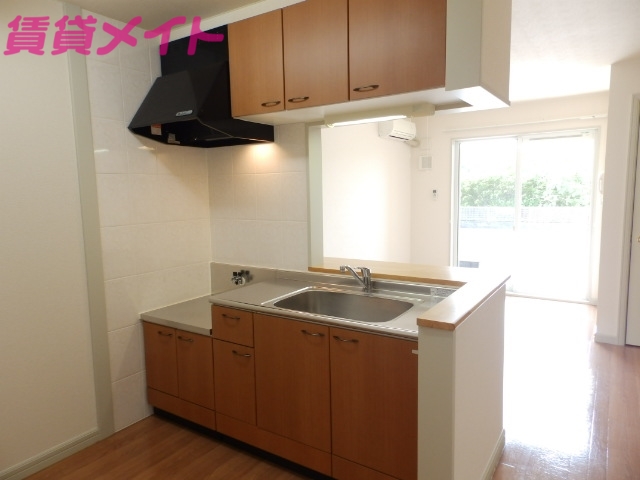 キッチン　同物件別室画像