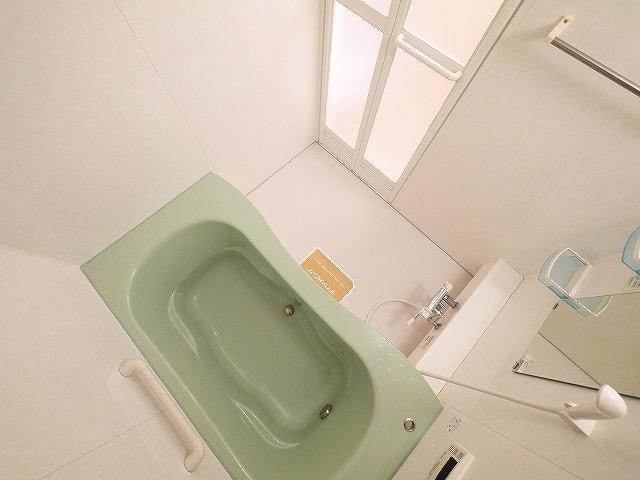 バス・シャワールーム　ゆったり過ごせるお風呂です