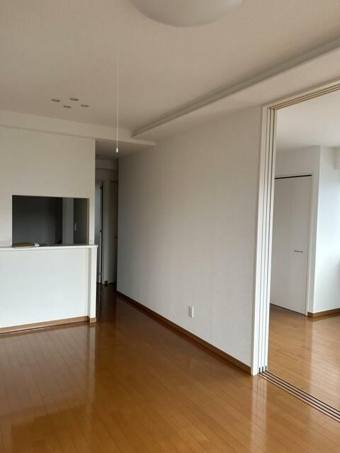 居室・リビング　コンパクトで使いやすい洋室です