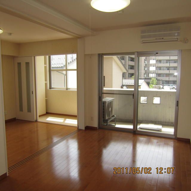 バルコニー　雨の日でも安心のサンルームです