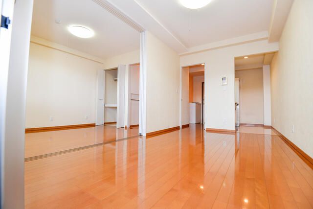 居室・リビング　こちらのリビングで趣味の時間をお楽しみください