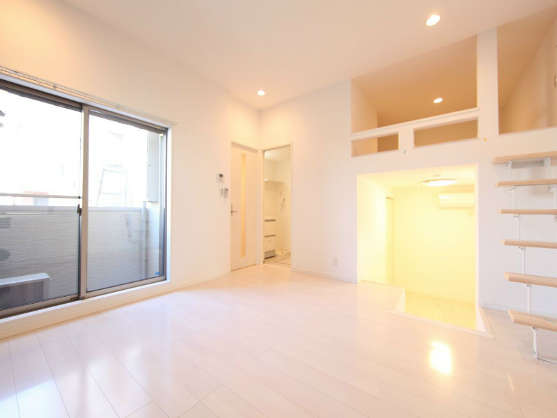 バルコニー　ＬＤＫ9.3帖　洋室4帖　ロフト4.7帖（収納でも使えます）