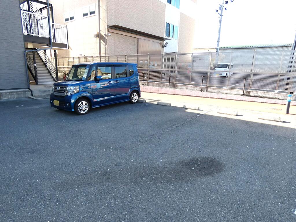 駐車場　敷地内駐車場を完備です☆
