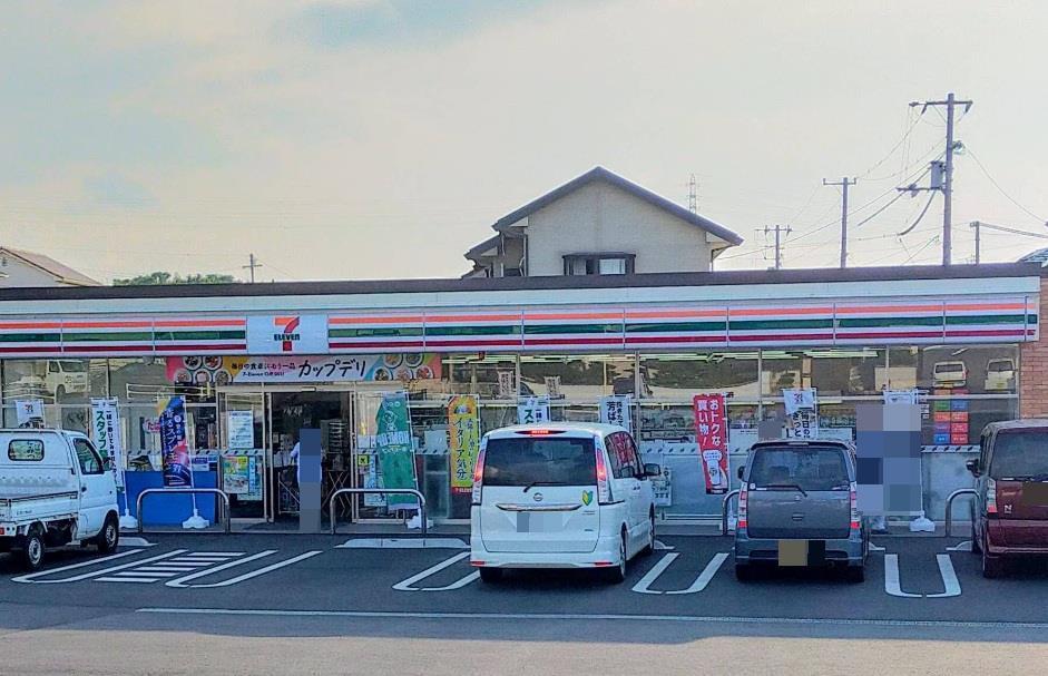 コンビニ　セブンイレブン新居浜上原1丁目店（コンビニ）まで156m