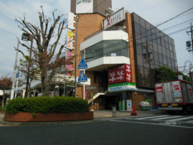 コンビニ　ファミリーマート高蔵寺駅南口店（コンビニ）まで491m