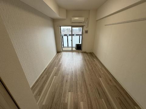 居室・リビング　室内