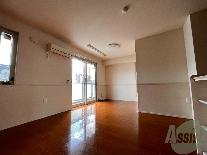 居室・リビング　リビングです。なんと１４帖もございますよ。