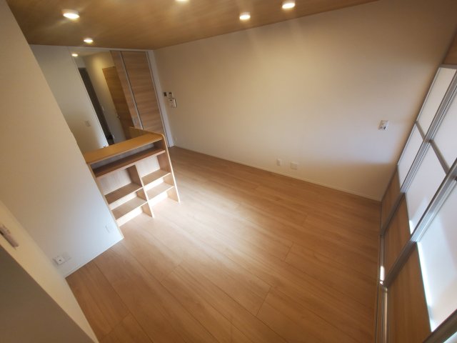 居室・リビング　こちらのリビングで趣味の時間をお楽しみください