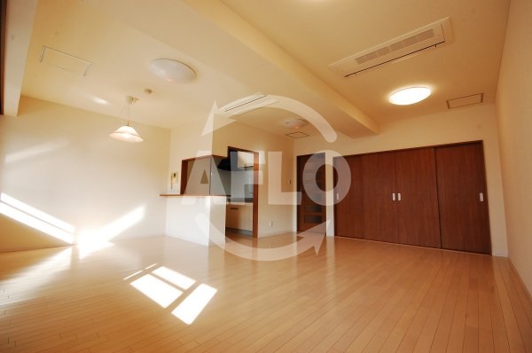 居室・リビング　堂島レジデンス　リビング・ダイニングスペース