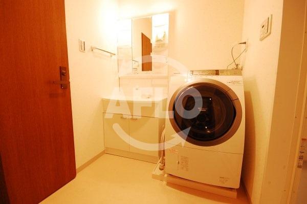 洗面設備　堂島レジデンス　独立洗面化粧台