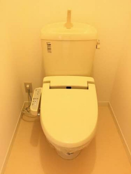 トイレ　※他号室の写真です