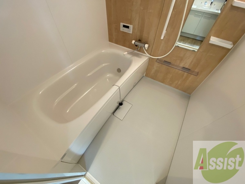 バス・シャワールーム　お風呂になります。一日の疲れを癒してくださいね。