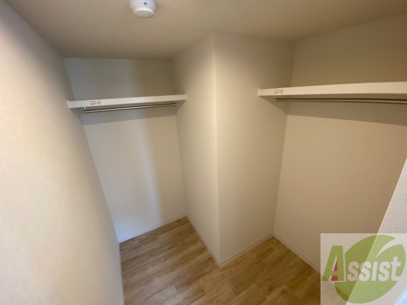 収納　寝室の収納です。部屋がすっきり片付きます。