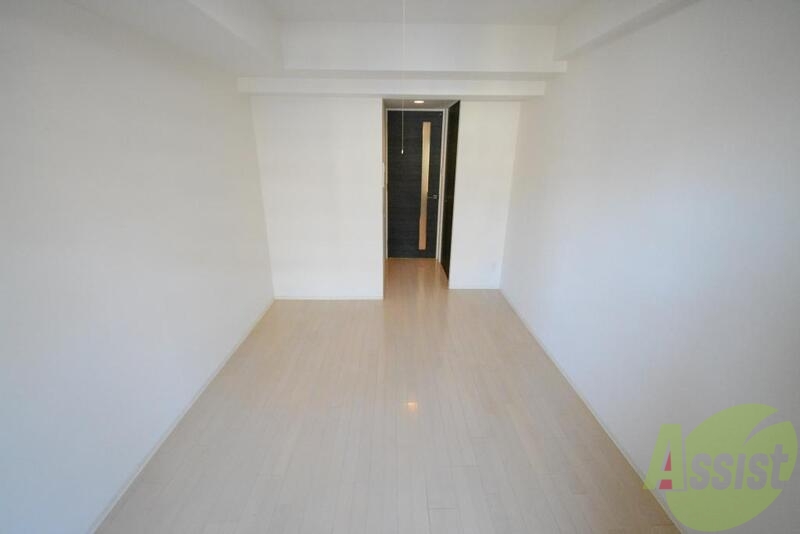 居室・リビング　白を基調としたお部屋です