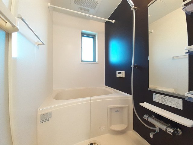 バス・シャワールーム　ゆったり過ごせるお風呂です