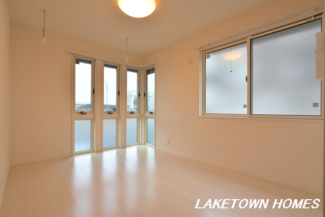 その他　東側６．６帖の洋室です。