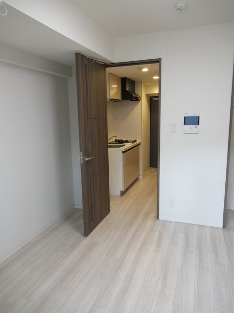居室・リビング　清潔感のあるフローリングのお部屋です