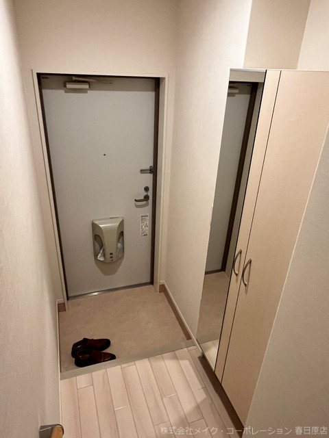 玄関　写真は同型タイプ