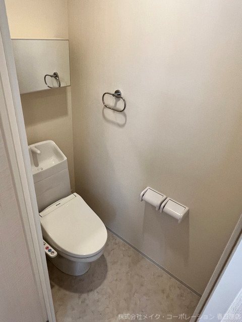 トイレ　写真は同型タイプ
