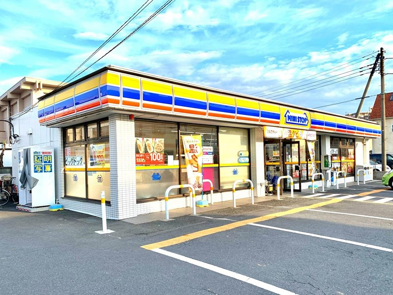 コンビニ　ミニストップ 草加新里町店（コンビニ）まで607m