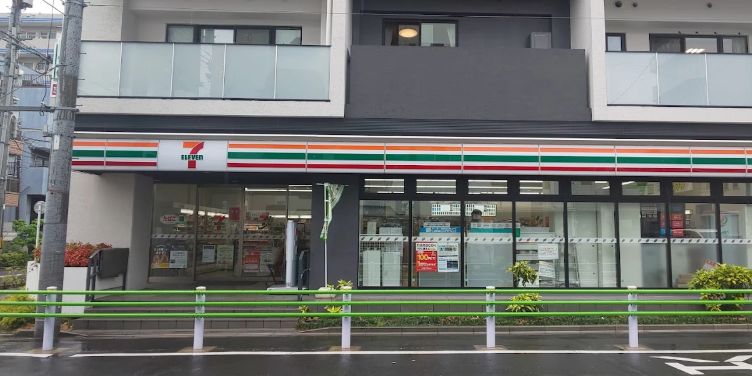 コンビニ　セブンイレブン墨田横川5丁目店（コンビニ）まで163m
