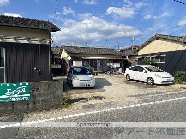 駐車場　駐車場