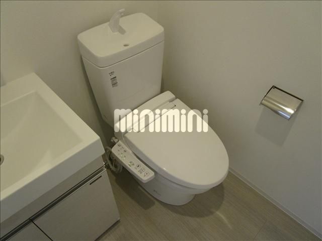 トイレ　温水便座付きトイレです