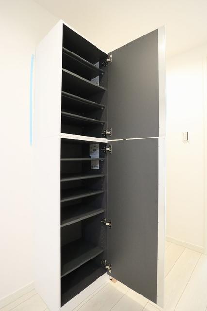 収納　収納　シューズボックス