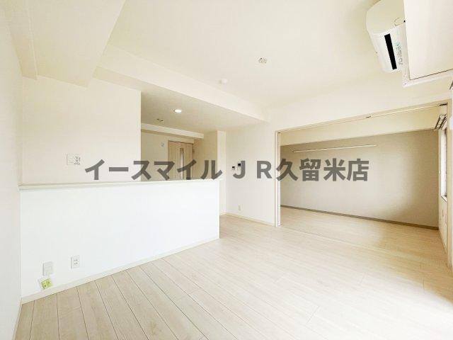 居室・リビング　こちらの居間で趣味の時間をお楽しみください