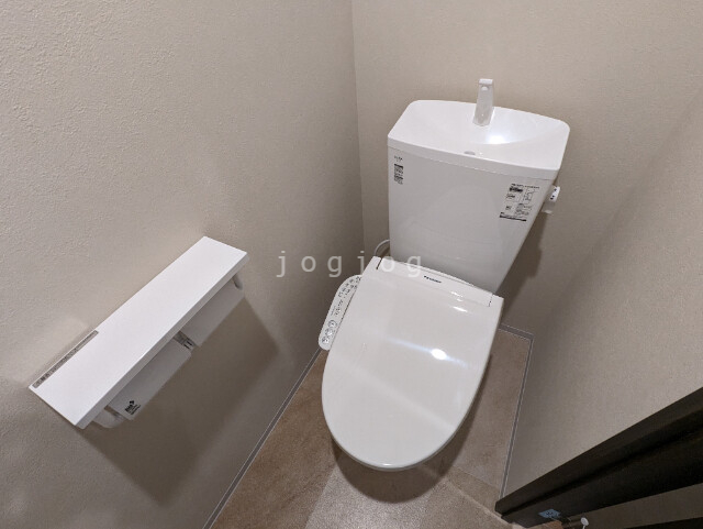 トイレ　温水洗浄便座付き