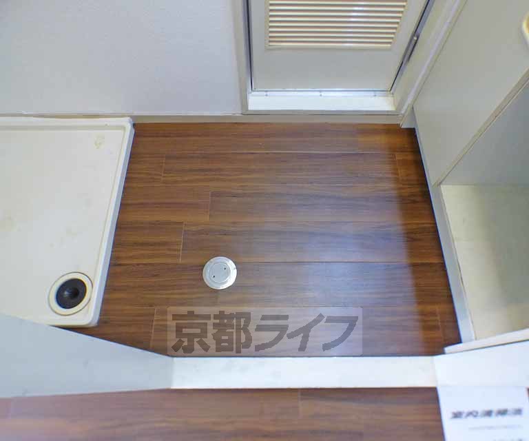 洗面設備　脱衣スペースもあります。